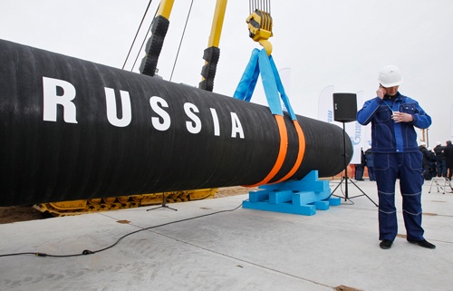 ドイツは、同国とロシアをつなぐ新ガスパイプライン「ノルドストリーム2」の承認を停止した（写真：AP/アフロ）