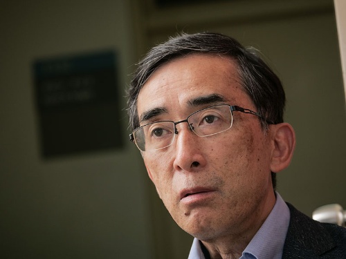 興梠一郎(こうろぎ・いちろう)神田外語大学教授。専門は現代中国論。1959年生まれ。九州大学経済学部卒業後、三菱商事中国チームにて勤務。カリフォルニア大学バークレー校修士課程修了、東京外国語大学大学院修士課程修了。外務省専門調査員(香港総領事館)、外務省国際情報局分析第二課専門分析員、参議院第一特別調査室客員調査員を歴任。2006年から現職。 著書に『中国 目覚めた民衆-習近平体制と日中関係のゆくえ』など。(写真:加藤 康、以下同)