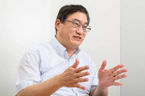 <b>樋口恒晴(ひぐち・つねはる)</b><br> 常磐大学元教授。専門は防衛政策。1964年生まれ。筑波大学博士課程社会科学研究科単位取得退学。常磐大学国際学部専任講師、助教授、准教授、教授、総合政策学部教授を歴任し、2023年3月に退任。著書に『日本の死角』『「平和」という病~一国平和主義・集団的自衛権・憲法解釈の嘘を暴く~』『幻の防衛道路-官僚支配の「防衛政策」』など。(写真:菊池くらげ、以下同)