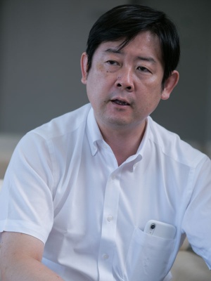 森 聡(もり・さとる)法政大学教授。専門は国際政治学、現代アメリカ外交、冷戦史。1995年に京都大学法学部を卒業し、翌年、外務省に入省。外務省退職後、東京大学大学院で博士号を取得。2008年に法政大学准教授、10年から同大教授。この間、米ジョージワシントン大学シグール・アジア研究所や米プリンストン大学で客員研究員を務める。主な研究テーマは米国のアジア戦略、先端技術と安全保障など。(写真:加藤 康、以下同)