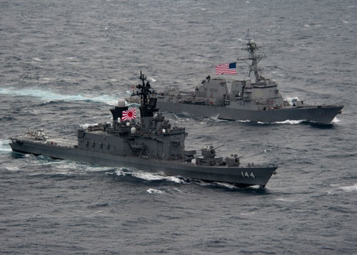 海上自衛隊は、米軍が日本防衛のため西進するのを長年支援してきた（提供：U.S. Navy/アフロ）