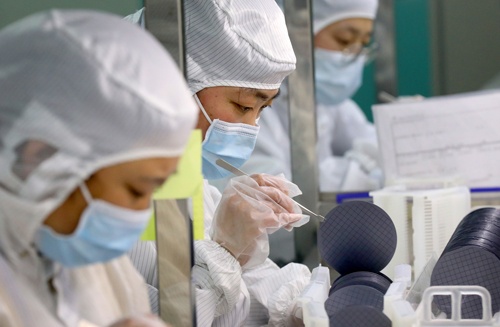 中国では半導体工場への投資が旺盛だ(写真:Featurechina/共同通信イメージズ)