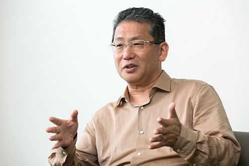 40歳以上1200人希望退職のLIXIL瀬戸氏「幹部ポストも大幅削減」 - 日経ビジネスオンライン40歳以上1200人希望退職のLIXIL瀬戸氏「幹部ポストも大幅削減」 - 日経ビジネスオンライン