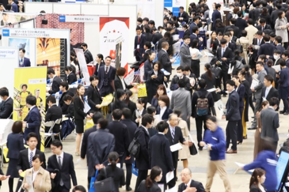 就活中にコロナ襲来 翻弄された大学4年生 日経ビジネス電子版