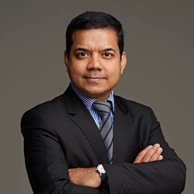 <span class="fontBold">アニス・ウッザマン</span><br />ペガサス・テック・ベンチャーズCEO(最高経営責任者)。日本の技術力にあこがれ高校卒業後、文部科学省の奨学金を受け日本に留学。東京工業大学工学部開発システム工学科を卒業。その後、オクラホマ州立大学で修士、東京都立大学で博士号を取得。IBM勤務などを経て2011年にシリコンバレーでベンチャーキャピタルのペガサス・テック・ベンチャーズを設立。テック企業を中心に世界の170社以上のスタートアップに投資。運用総額は約1600億円。