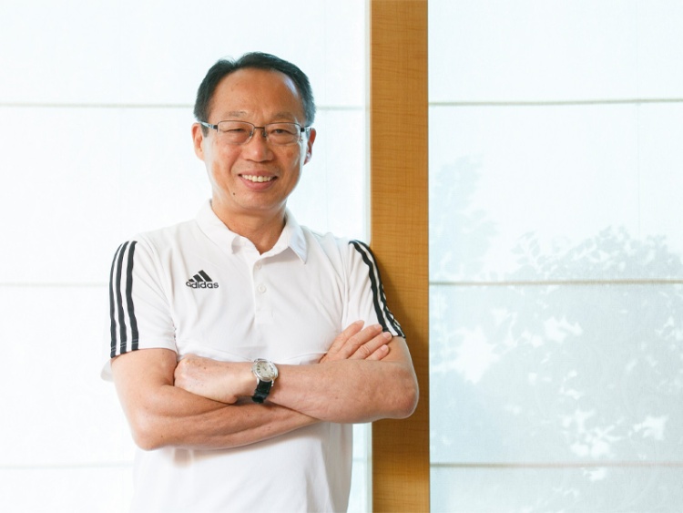 サッカー元日本代表監督 岡田氏 強い組織の鍵は個人の自律 日経ビジネス電子版 サッカー元日本代表監督 岡田氏 強い組織の鍵は個人の自律 日経ビジネス電子版