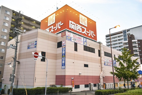 大阪市内の関西スーパーマーケットの店舗（写真：共同通信）