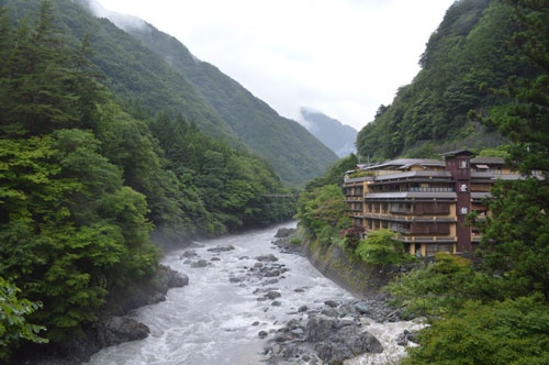 慶雲館は「甲斐の秘湯」といわれ、1300年以上の歴史を持つ(写真:栗原克己、以下同)