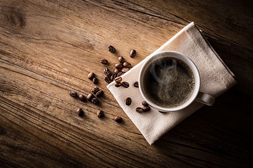 本誌は2020年に世界でコーヒー不足が深刻化すると予測したが……（写真：アフロ）