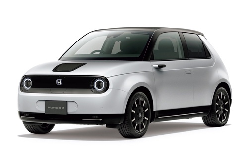 2020年、ホンダもCASEの波に乗り遅れまいと同社初の量産型EV「ホンダe」を発売した