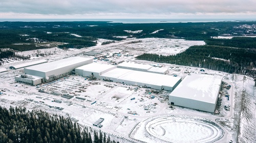 ノースボルトがスウェーデン北部で建設を進める電池工場。21年から電池供給を始める予定だ
