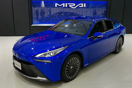 トヨタ自動車が昨年12月に発売した燃料電池車(FCV)新型「ミライ」