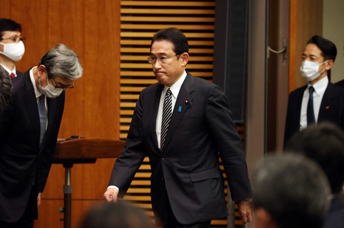 岸田文雄首相は新型コロナウイルス感染の再拡大にどう臨むか（写真：代表撮影/ロイター/アフロ）