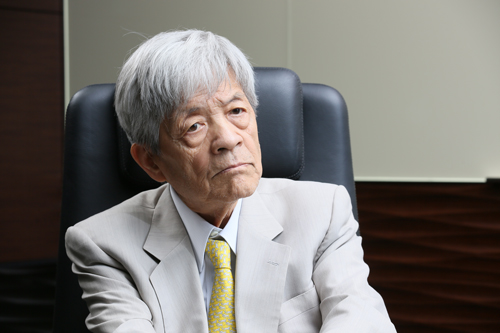 90歳の田原総一朗氏「今の若者は空気を読み過ぎる」：日経ビジネス電子版