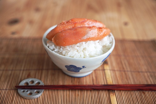 ご飯の上にのっためんたいこ