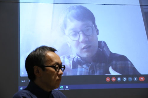対談はリモートで実施(写真:栗原克己)