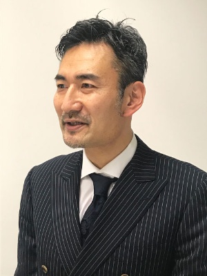 <span class="fontBold">大澤 亮</span><br />1996年、三菱商事入社。入社2年目にタンザニアへ赴任、ODAでの井戸掘削プロジェクトなどに携わる。99年に退社、慶応義塾大学大学院経営管理研究科(MBA)に入学。証券会社の比較サイトや中国茶のeコマースサイトを立ち上げ、ともに米社とサイバーエージェントに売却。その後ドリームインキュベータ入社、土屋鞄製造所の取締役を経て、2009年にPiece to Peaceを設立。