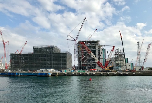 建て替え工事が進む横須賀火力発電所