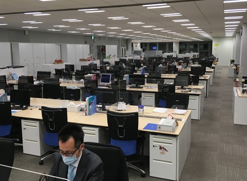 本社の出社率は3~4割にとどまり、オフィスの削減に踏み切った