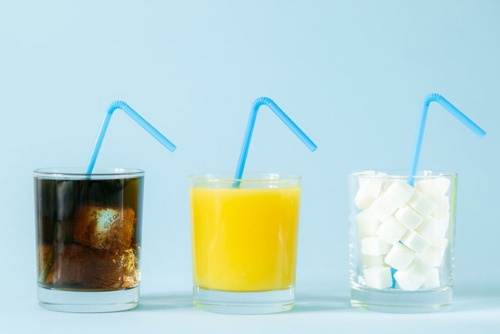砂糖や人工甘味料の入った飲み物をよく飲む人は、一部のがんによる死亡リスクが上昇していることが分かりました。（写真＝123RF）