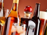 お酒は血糖値を上げるのか、それとも下げるのか