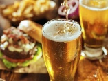 痛風・尿酸値が怖いなら、ビールより酒量に気をつけよ！