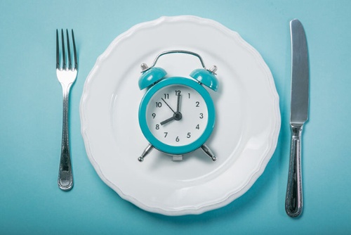 1日おきに断食をするダイエットは、通常のダイエットよりも減量効果や健康面での利益が大きいのでしょうか？（写真＝123RF）