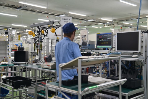 日本の製造業は生産性の低さが課題(写真:PIXTA)