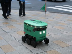 自動配送ロボットによるフードデリバリー、東京・日本橋で開始