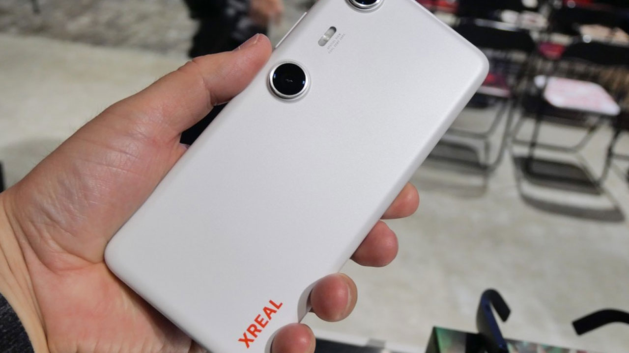 スマホ型のAR専用デバイス登場 Apple Vision Proの対抗馬候補：日経