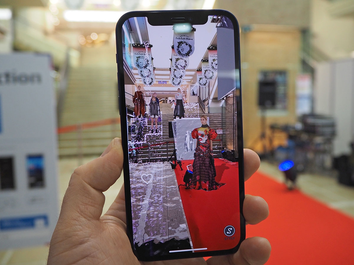 ドコモと小田急が新宿で Xr 大規模イベント 可能性と課題を探る 日経ビジネス電子版 ドコモと小田急が新宿で Xr 大規模イベント 可能性と課題を探る 日経ビジネス電子版