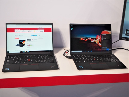 NTTドコモは5Gに対応したレノボ製のノートパソコン「ThinkPad X1 Nano」の販売を発表し、スマートフォンより高い注目を集めるに至っている。写真は2021年10月6日に実施されたNTTドコモ「2021-2022冬春 新商品に関する記者説明会」の展示より（筆者撮影）