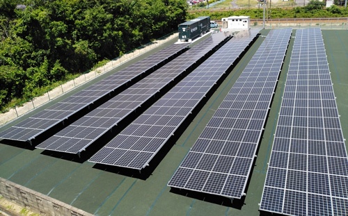 京セラは野洲市所有の土地で発電し、2km先の工場に送電する