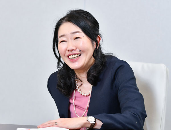女性社長就任ラッシュ前夜 ヘッドハンターに聞く人材の多様化：日経