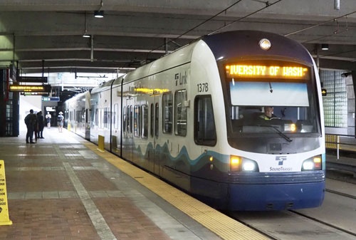 米国では1990年代以降、LRTの建設が相次いだ（写真はワシントン州シアトルのLRT）（写真＝共同通信）