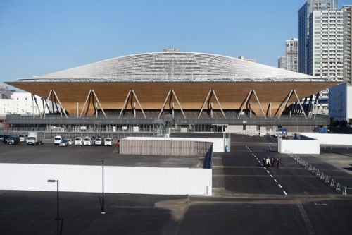 有明体操競技場。これは仮設建築で、五輪の後は10年程度、展示場として使われる予定。2019年11月撮影(写真:宮沢 洋)