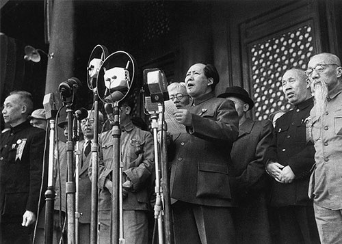 中華人民共和国の建国を宣言する毛沢東(写真:Ullstein bild/アフロ)