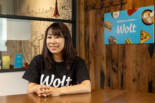 Wolt Japanの野地春菜代表。ウーバーイーツジャパン出身で、21年2月Wolt Japanに入社。同年9月から現職