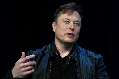 「日本は存在しなくなる」とツイートした米テスラのイーロン・マスクCEO。少子化が止まらない日本に対する悲観論の一端が表れている(写真:AP/アフロ)