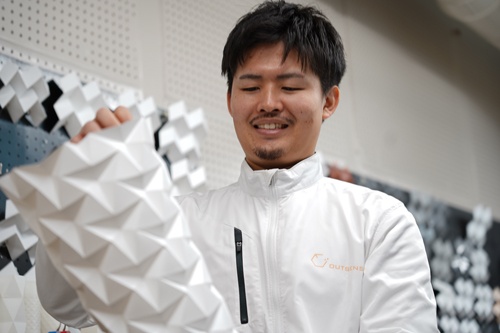 OUTSENSE代表取締役CEO(最高経営責任者)の高橋鷹山氏