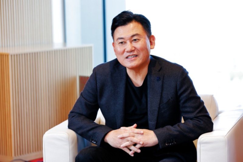 楽天・三木谷氏「あらがえぬならテクノロジーの先端にいよう」:日経ビジネス電子版