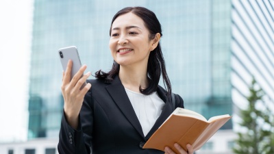 押し寄せる課題にパニックにならず、優先課題を見極め、集中して解決に当たることが重要(写真:chaponta/Shutterstock.com)