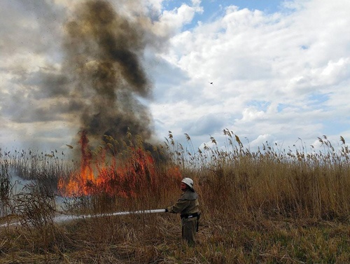 ウクライナへの攻撃は続いている（写真=UKRAINIAN EMERGENCY SERVICE／AFP／アフロ）