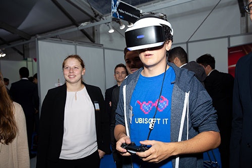 Ecole Polytechniqueでのキャリアフォーラム(2019年)。ゲーム会社などのスタートアップも積極的にデータ人材を雇いにきている。(写真:Jeremy Barande)