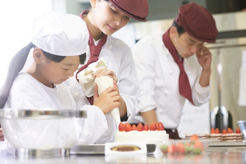 職業訓練のなかで失敗を体験することは、自分に向かない仕事を諦めるという意味でも重要だと鈴木氏は話す(写真/PIXTA)