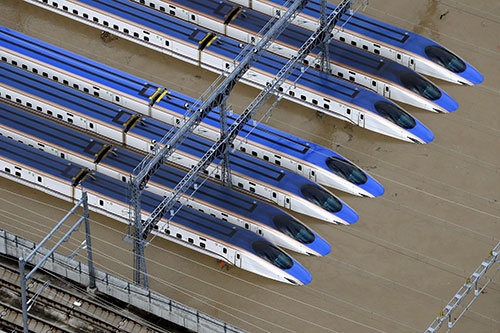 2019年の台風19号の影響で浸水した北陸新幹線の車両基地(写真:共同通信)