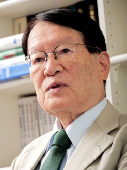 <span class="fontBold">森本 敏(もりもと・さとし)氏</span><br />1941年生まれ。防衛大学校を卒業した後、防衛庁(現・防衛省)に入庁。77年、外務省アメリカ局安全保障課に出向。79年に外務省に入省し情報調査安全保障政策室長などを歴任。2012年に民主党政権で防衛大臣。現在は拓殖大学顧問を務める。(写真:加藤 康、以下同)