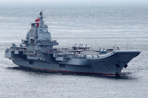 中国は第1列島線を意識し、軍備を拡張している（写真：ロイター/アフロ）