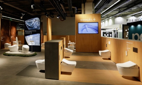 世界最大級のトイレ・バス製品展示会「ISH」で展示されたウォシュレット製品（写真：TOTO提供）