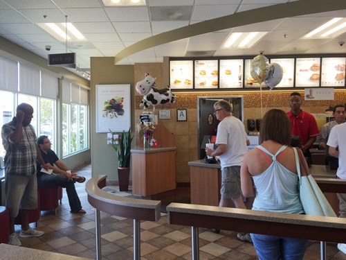米国で一番人気のファストフード店の店内。ここは、マクドナルドでもケンタッキーフライドチキンでもありません(写真:後藤文俊)